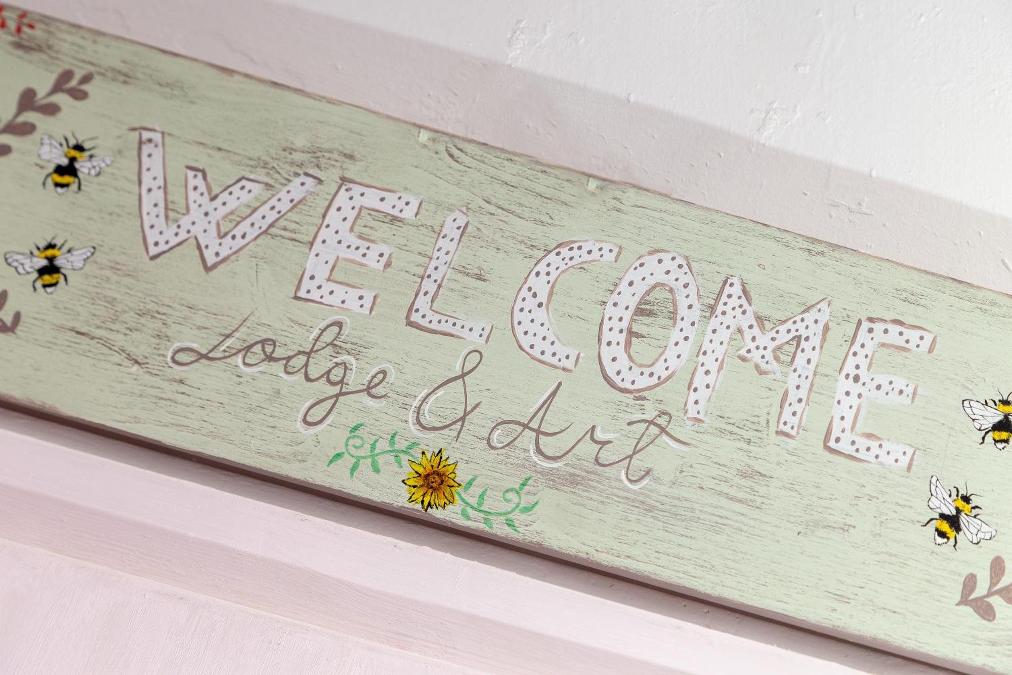 Lodge&Art Hostel Триест Екстериор снимка