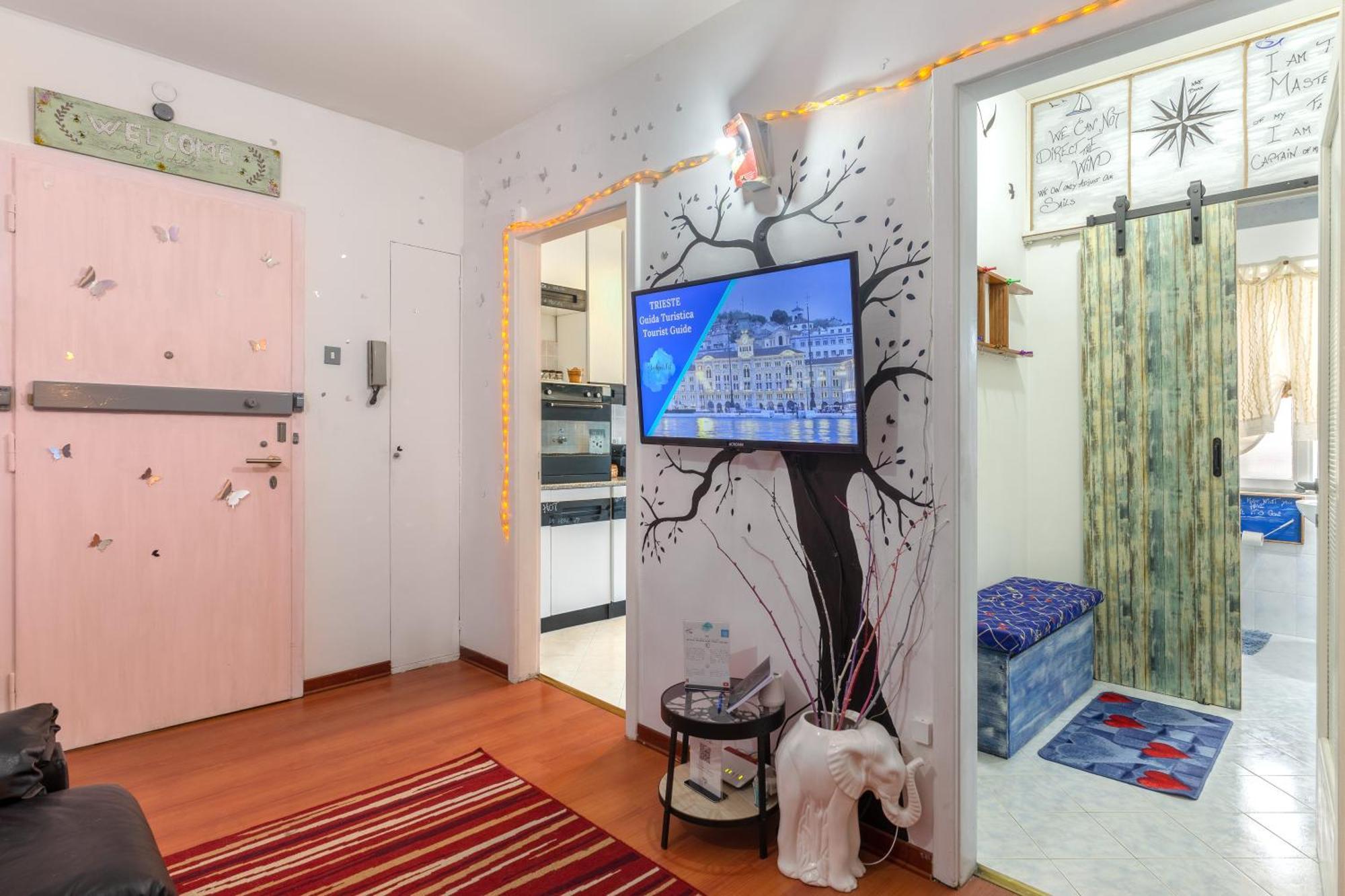 Lodge&Art Hostel Триест Екстериор снимка