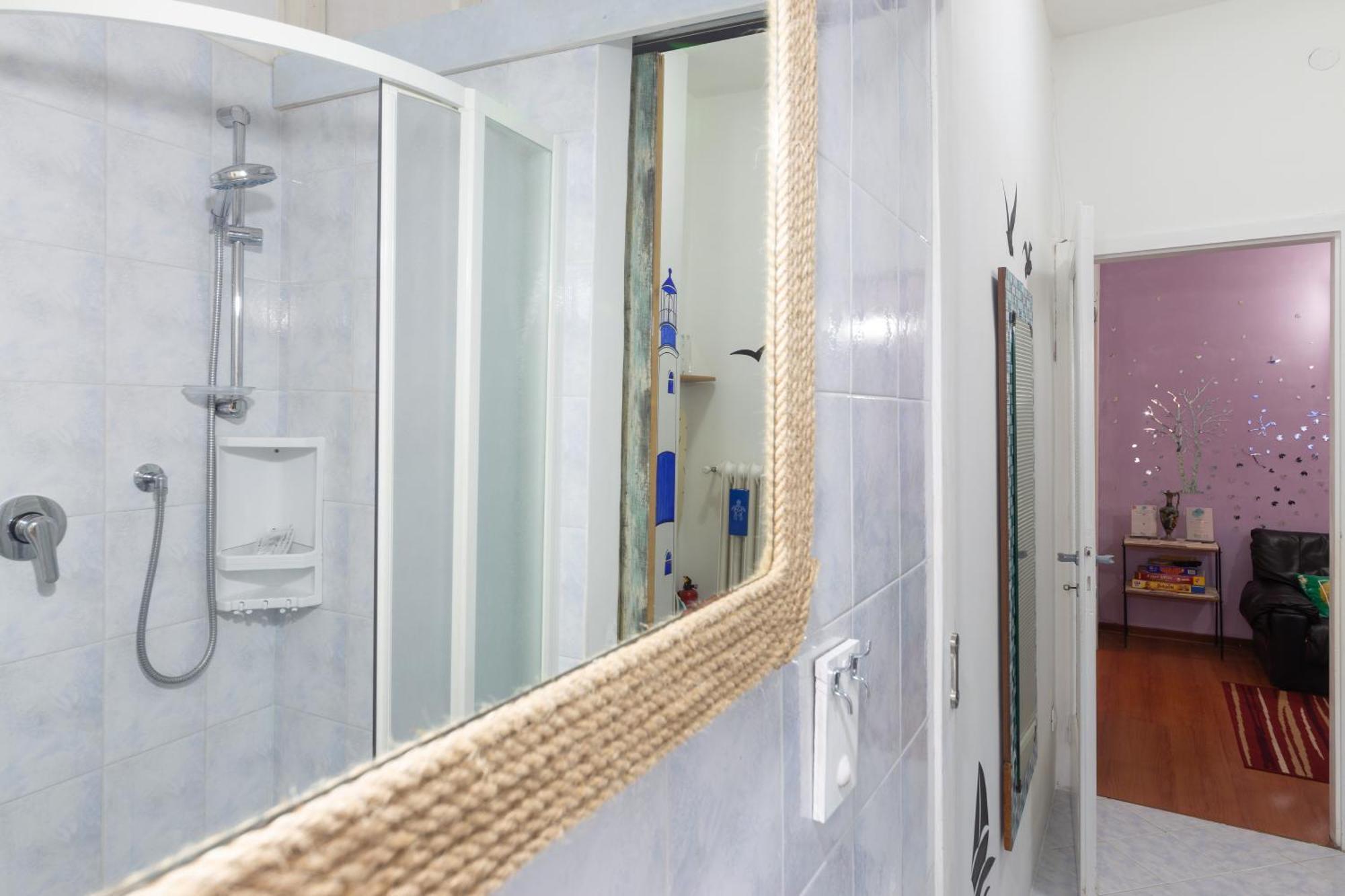 Lodge&Art Hostel Триест Екстериор снимка
